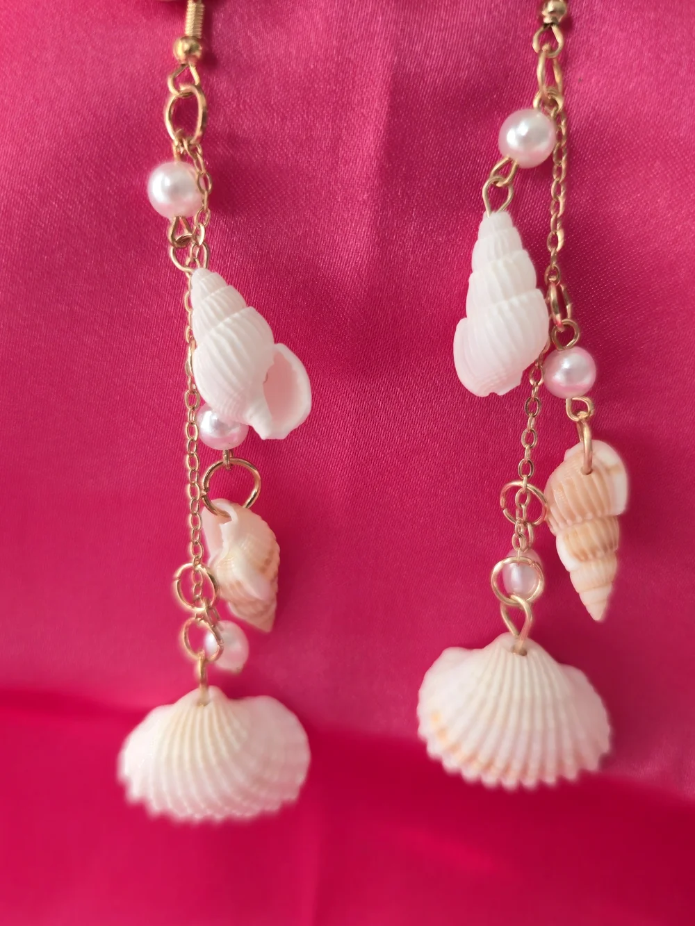 Natural‎ Seashell & Acrylic Pearl Drop Earrings - Gold-plated Chain Earrings